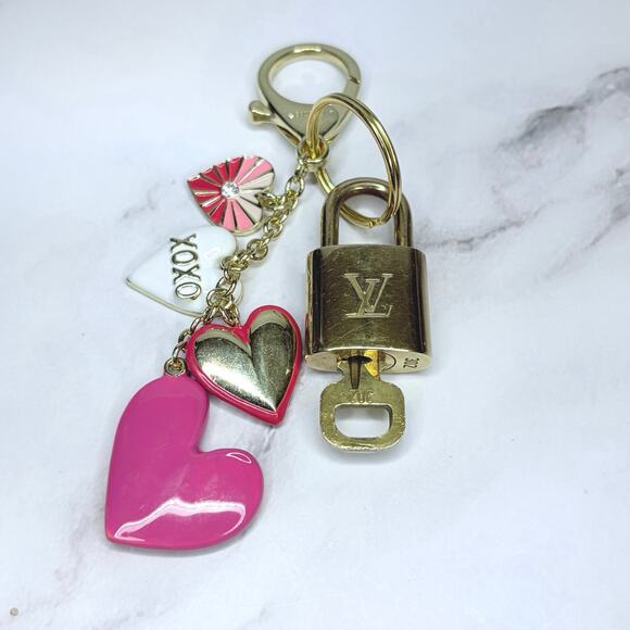 Louis Vuitton Lock & Key Set #302 w/ a Pink & Gold Heart Cluster Keychain - Picture 6 of 6